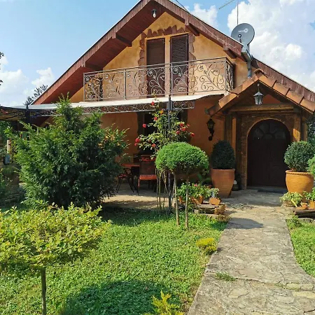 Vikendica Kraj Dunava Oaza Tatil Evi